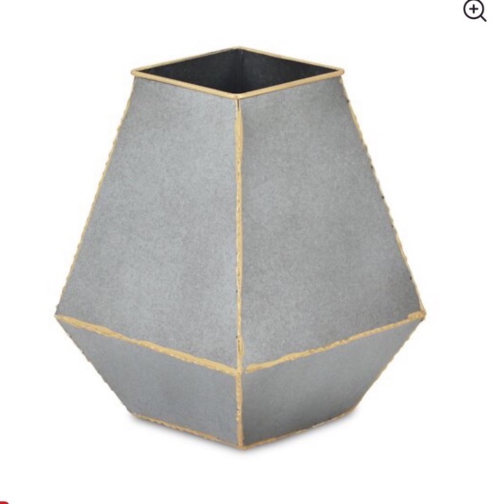 Riya Galvanized Metal Table Vase